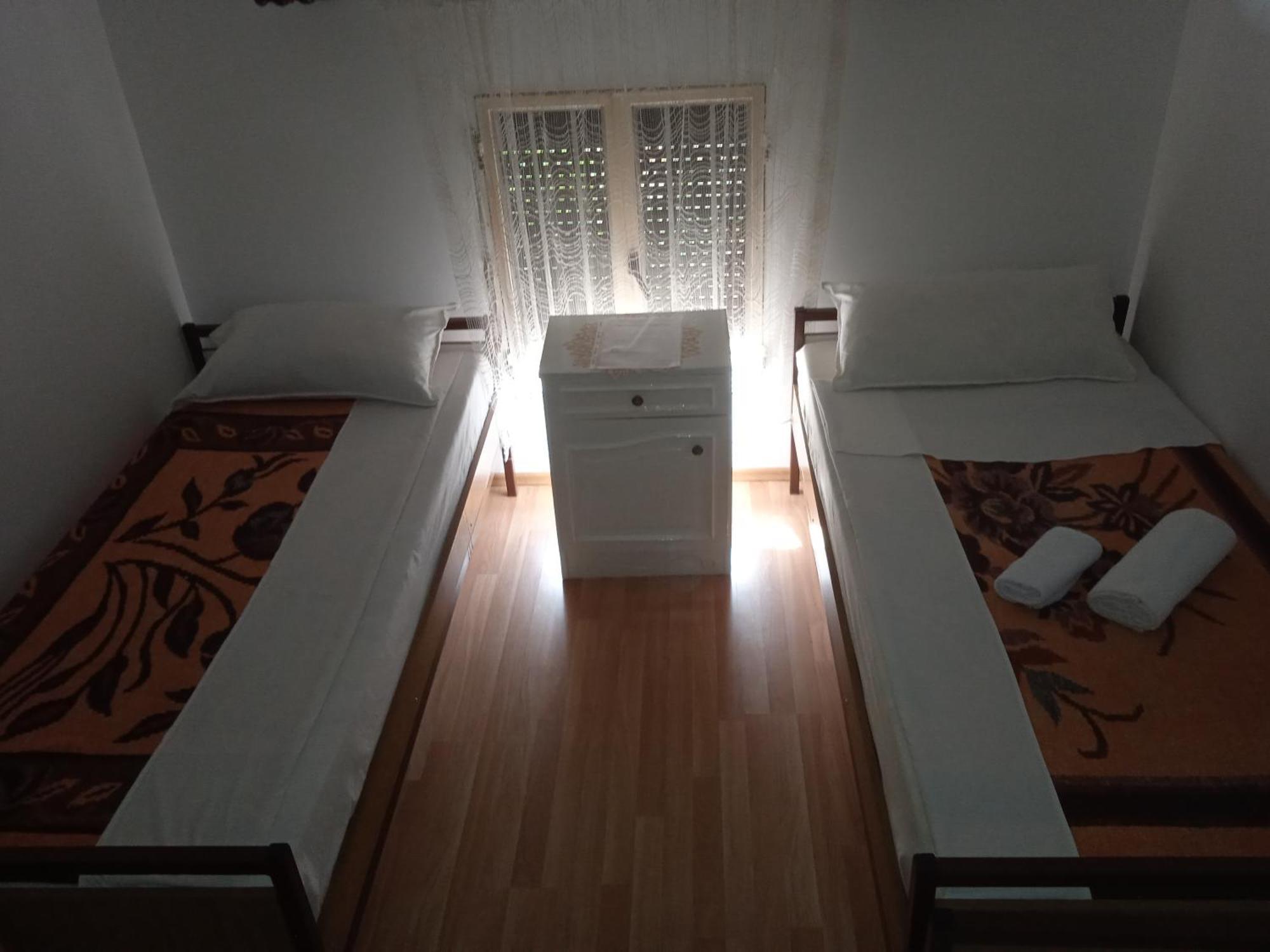 Hostel Vera - Airport Podgorica Mitrovici  Rum bild
