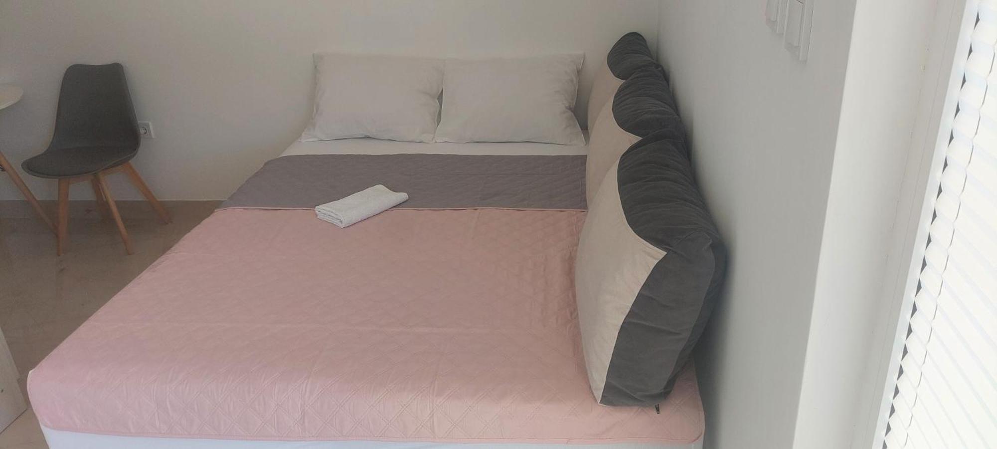 Hostel Vera - Airport Podgorica Mitrovici  Exteriör bild